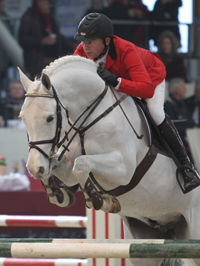Der international erfahrene und bekannte Springreiter Hauke Luther ist ab 1. März neuer Leiter des Reitstalles Vineta in Altenhagen. Foto: Wego